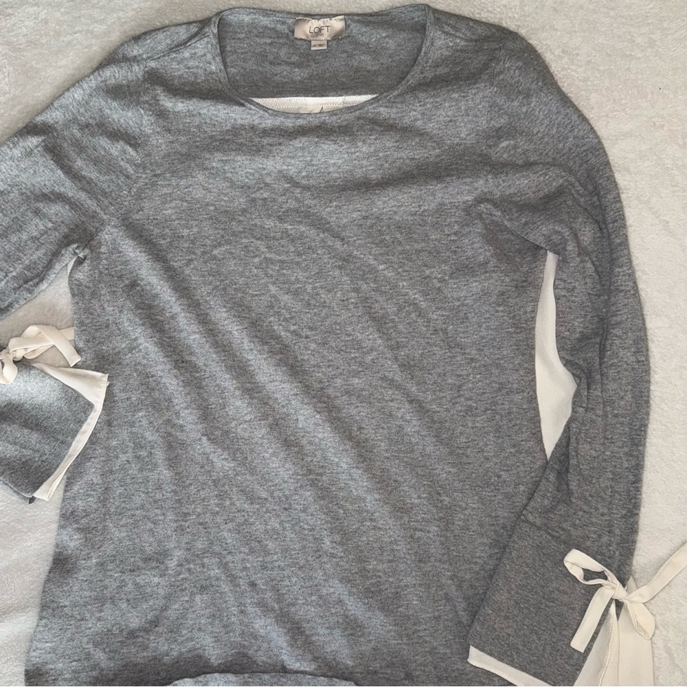 LOFT Gray Long Sleeve Top with White Details